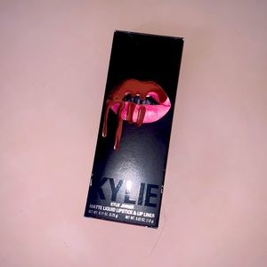 Kylie cosmetics lip kit